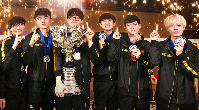 當他出現在 當他出現在